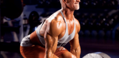 bodybuilder deadlifting